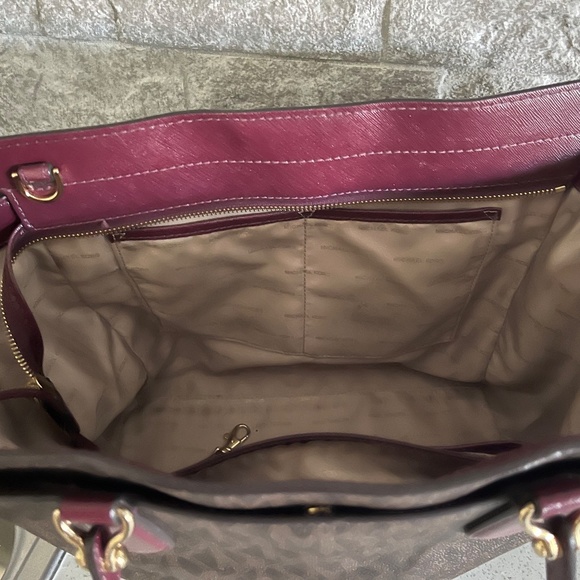 Michael Kors Purse - Picture 2 of 9